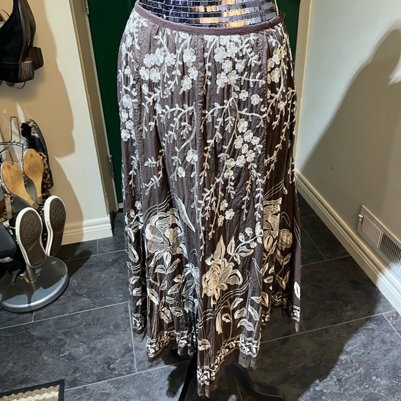 Embroidered maxi skirt brown - Picture 3 of 10